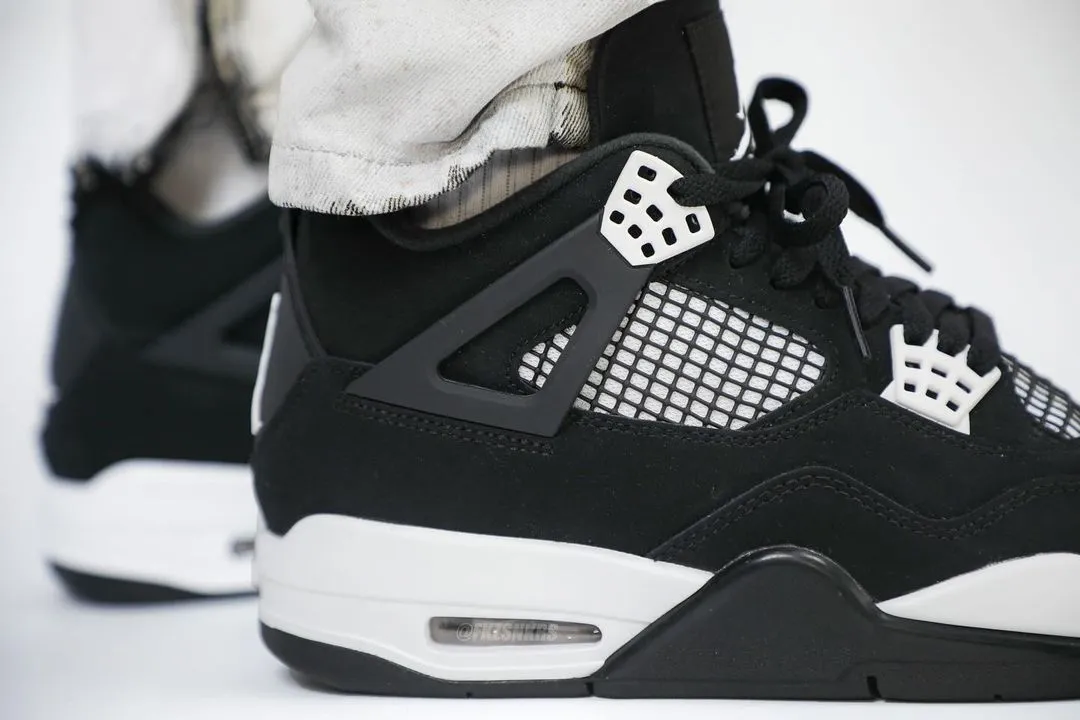 Air Jordan 4 'White Thunder'