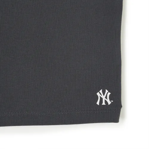 MLB Korea  |Street Style Logos on the Sleeves Logo Cropped Tops