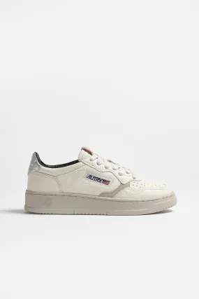 Sneaker Medalist Low in Silber/Puder