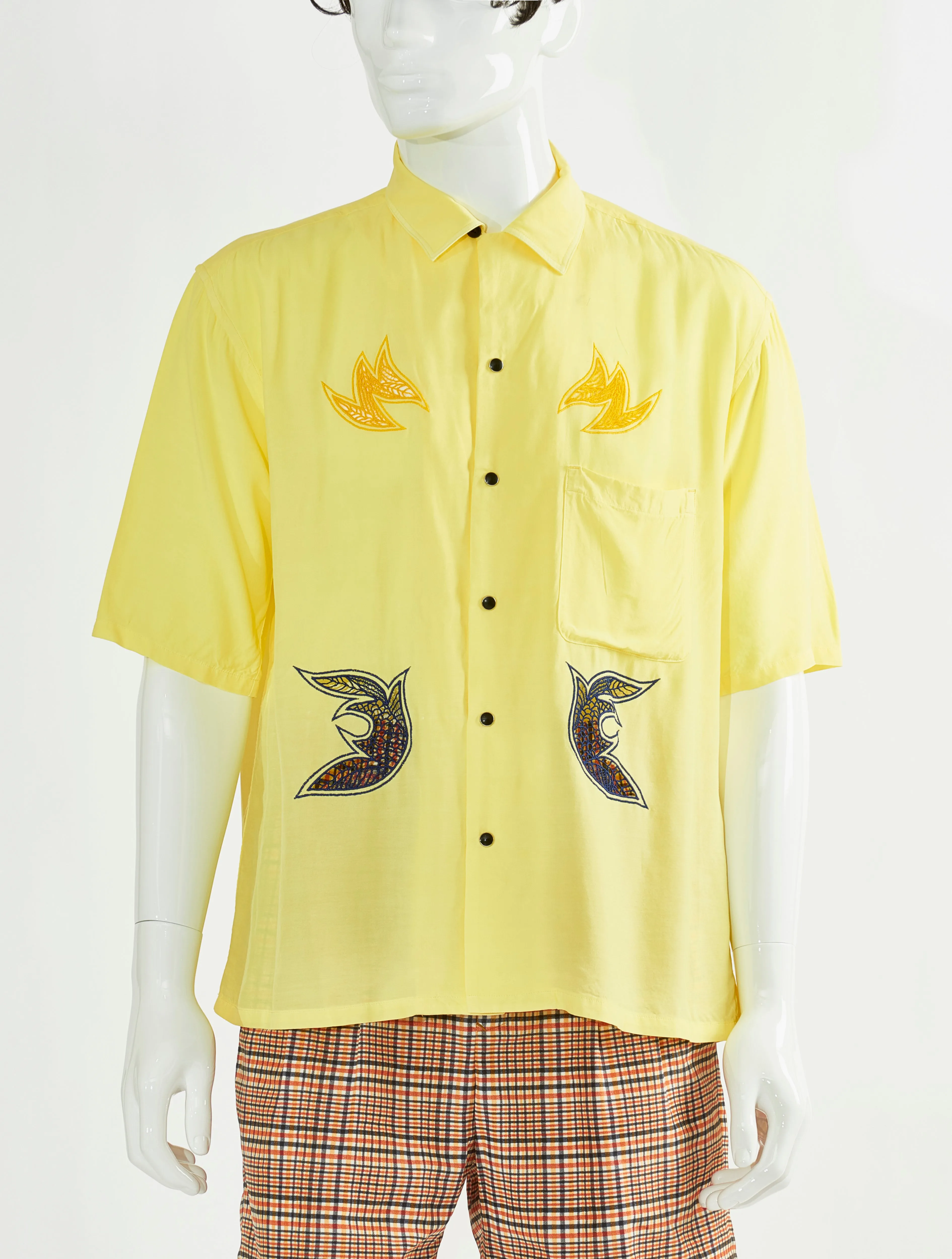 Toga Virilis Yellow Embroidery Style Shirt